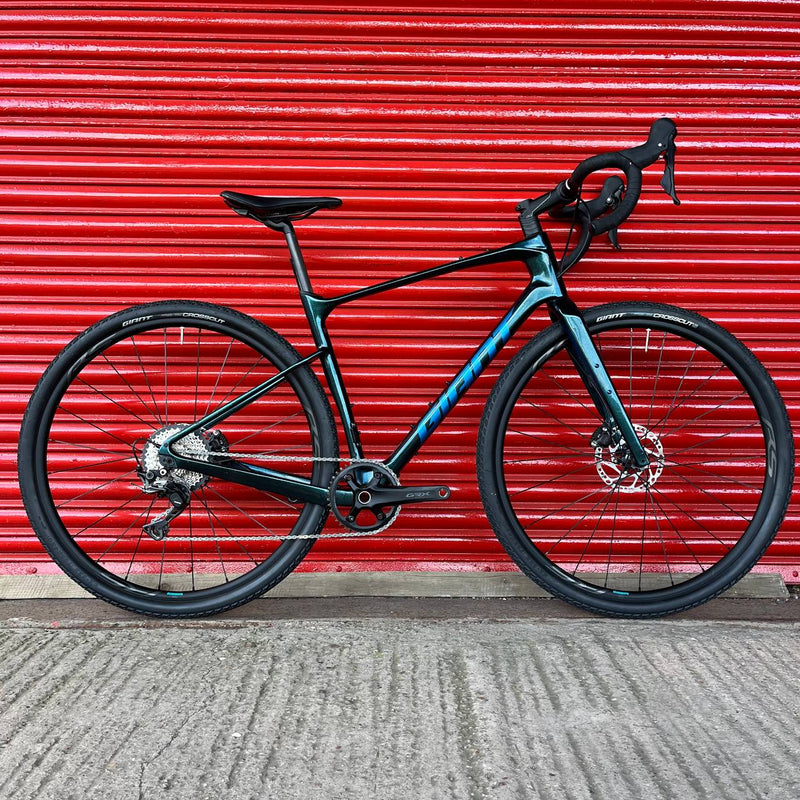 Giant Revolt Advanced 2 800 Medium 700c 2022