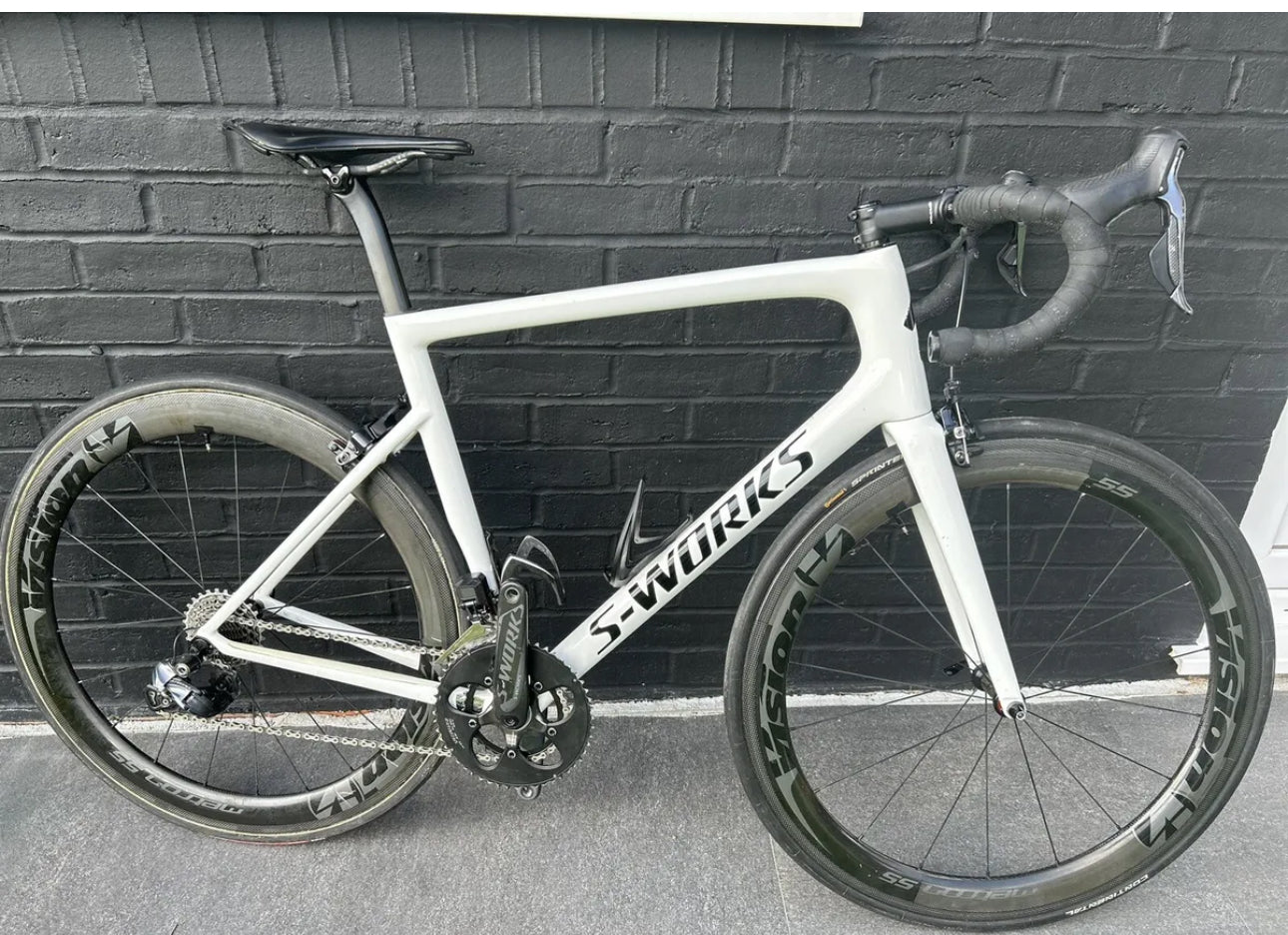 S works best sale tarmac white