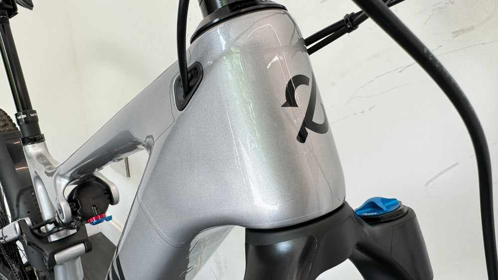 Amflow PL Carbon 800Wh Medium Full Suspension Mountain Bike in Satin Silver