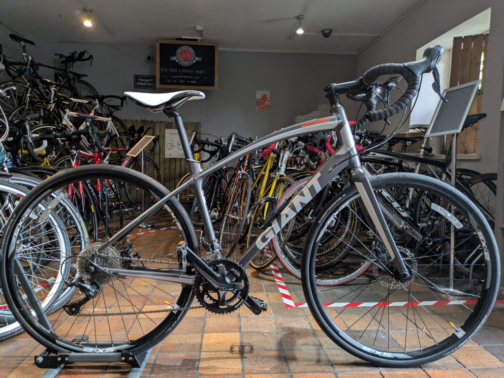 Giant Anyroad road/gravel bike medium size
