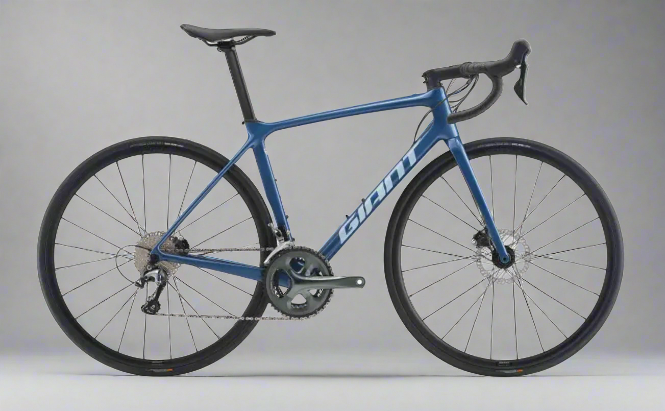 Giant TCR Advanced 3 Disc 2021 Road Bike.