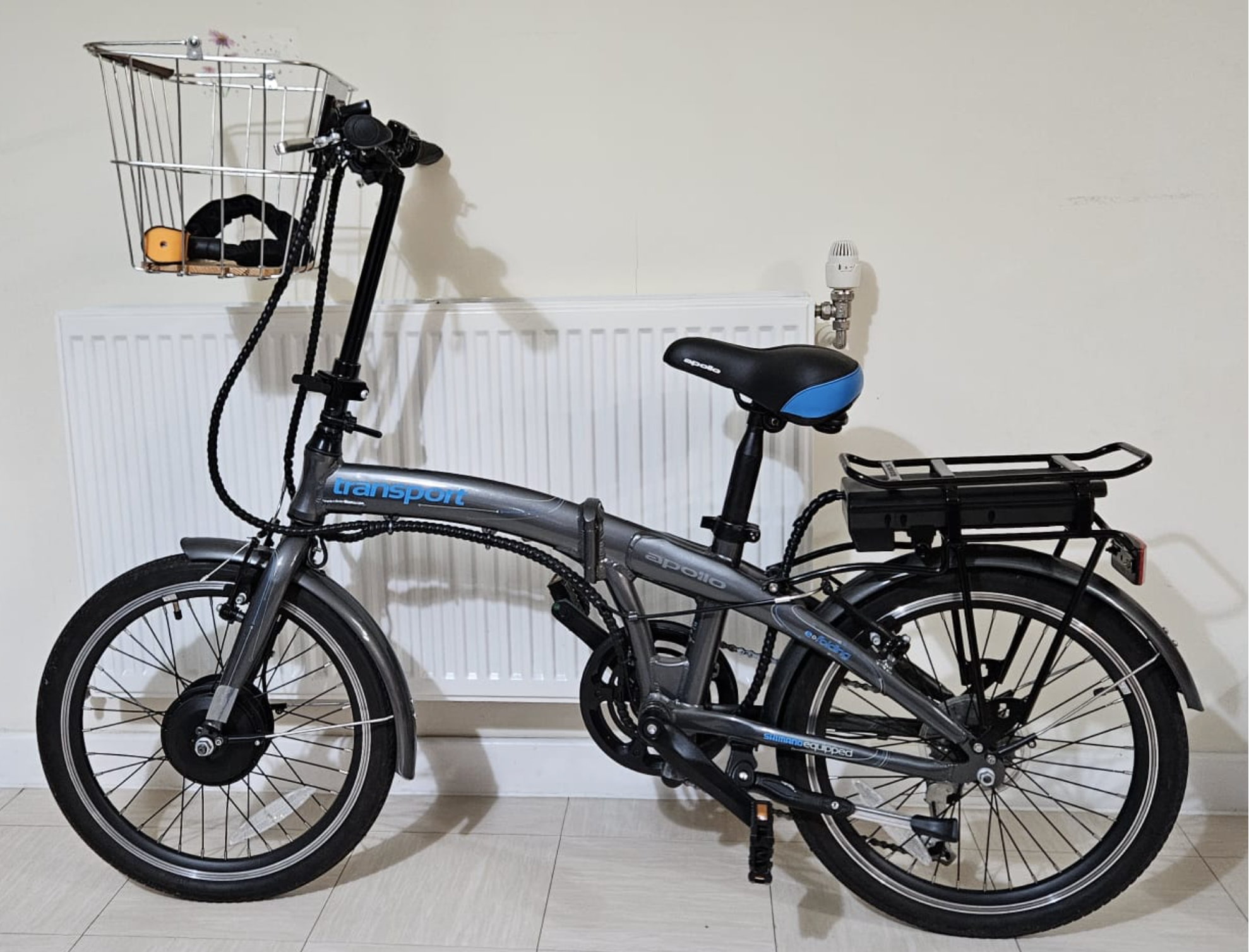 Apollo transport electric folding shop bike