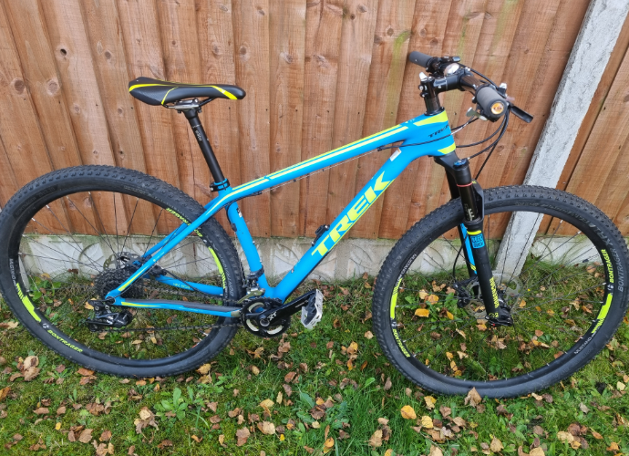 Trek superfly 9.8 carbon hotsell