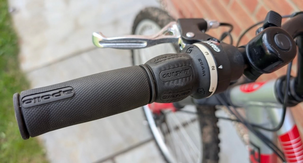 Apollo Radar Mens Mountain Bike 2023