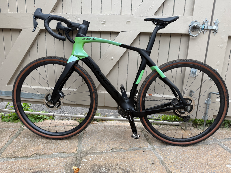 Pinarello Grevil F GRX815 Di2 2023