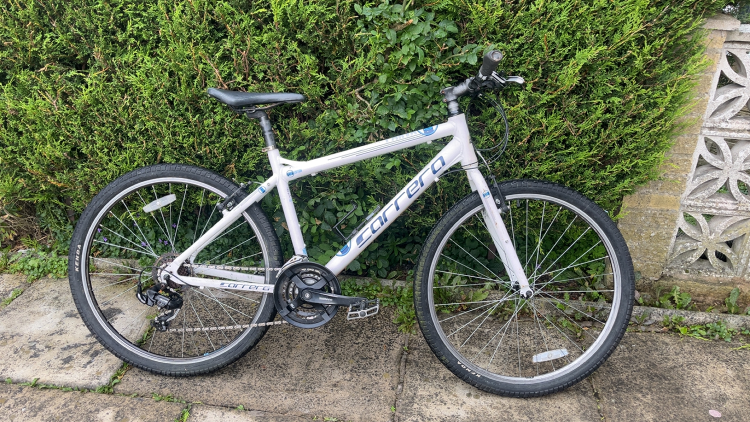 Carrera Parva Mens Hybrid Bike Carrera Parva Mens Hybrid Bike