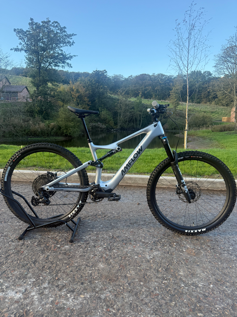 Amflow PL Carbon 2026