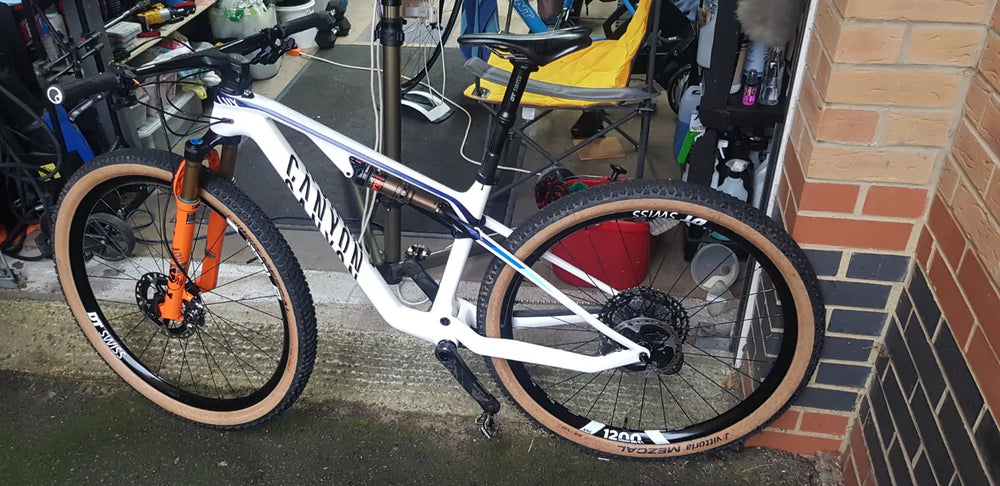 Canyon Lux CF SLX 9 Team 2021
