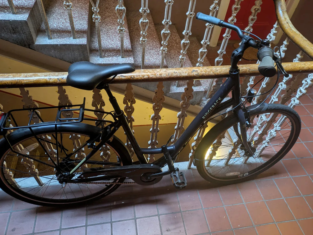 Ridgeback Avenida 7 2023 Unisex Hybrid Bike - Dark Blue