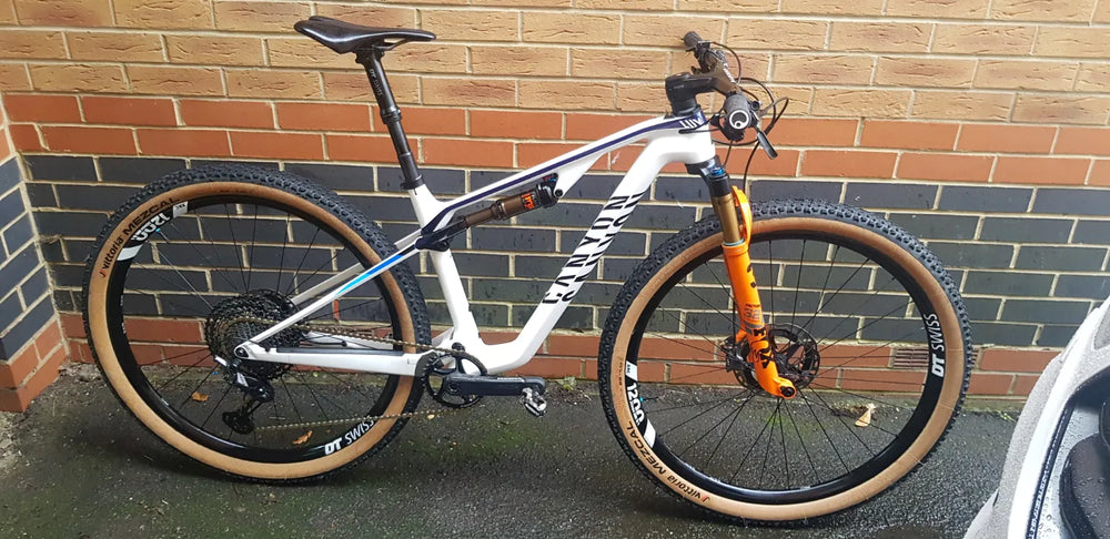 Canyon Lux CF SLX 9 Team 2021