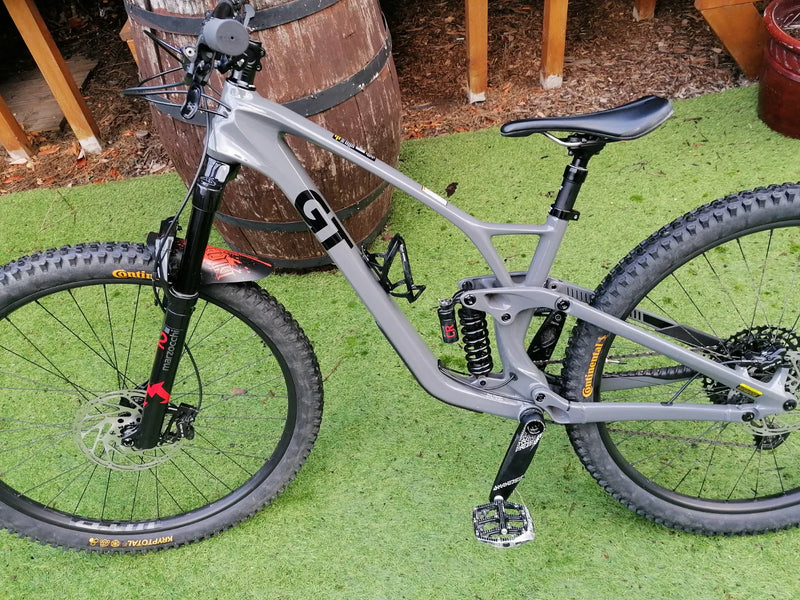 GT Sensor Carbon Elite 2023