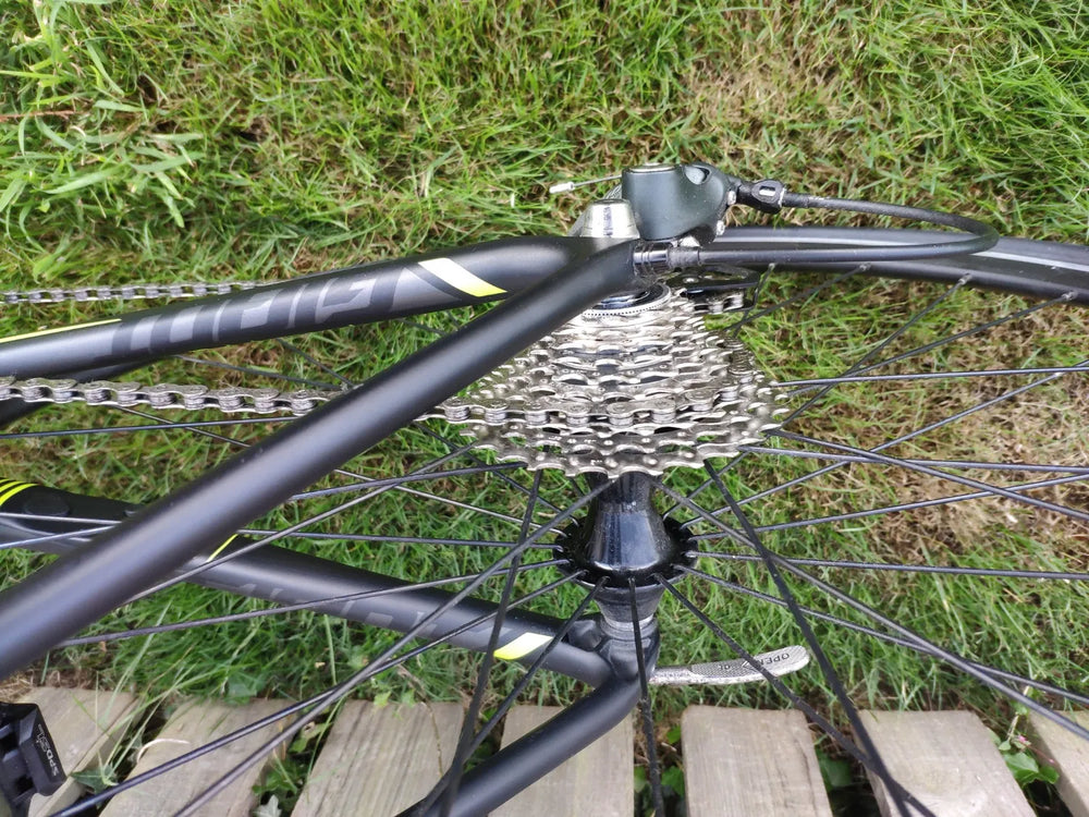 Giant TCR  ADVANCED  3 2010