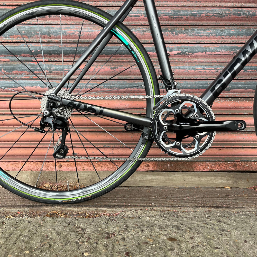 Btwin Ultra AF 700 Shimano 105 Aluminium Road Bike
