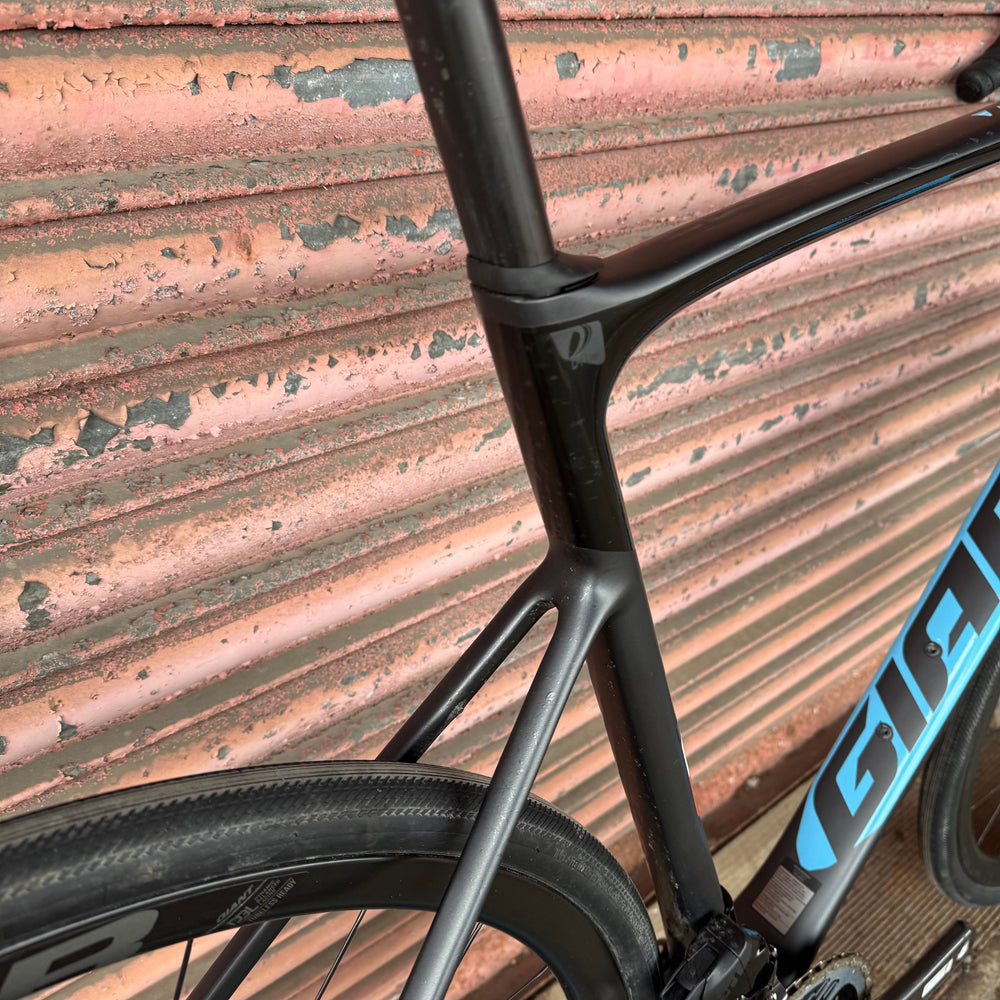 Giant Defy Advanced Pro 0 SRAM Red AXS 12 speed Carbon Endurance Road Bike - XL 60cm