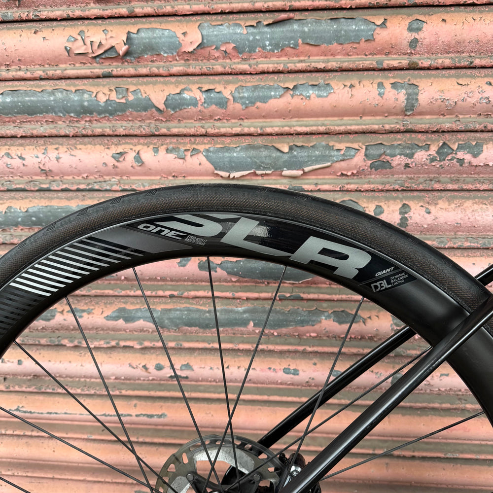 Giant Defy Advanced 1 Ultegra Carbon Endurance Road Bike - M/L 56cm