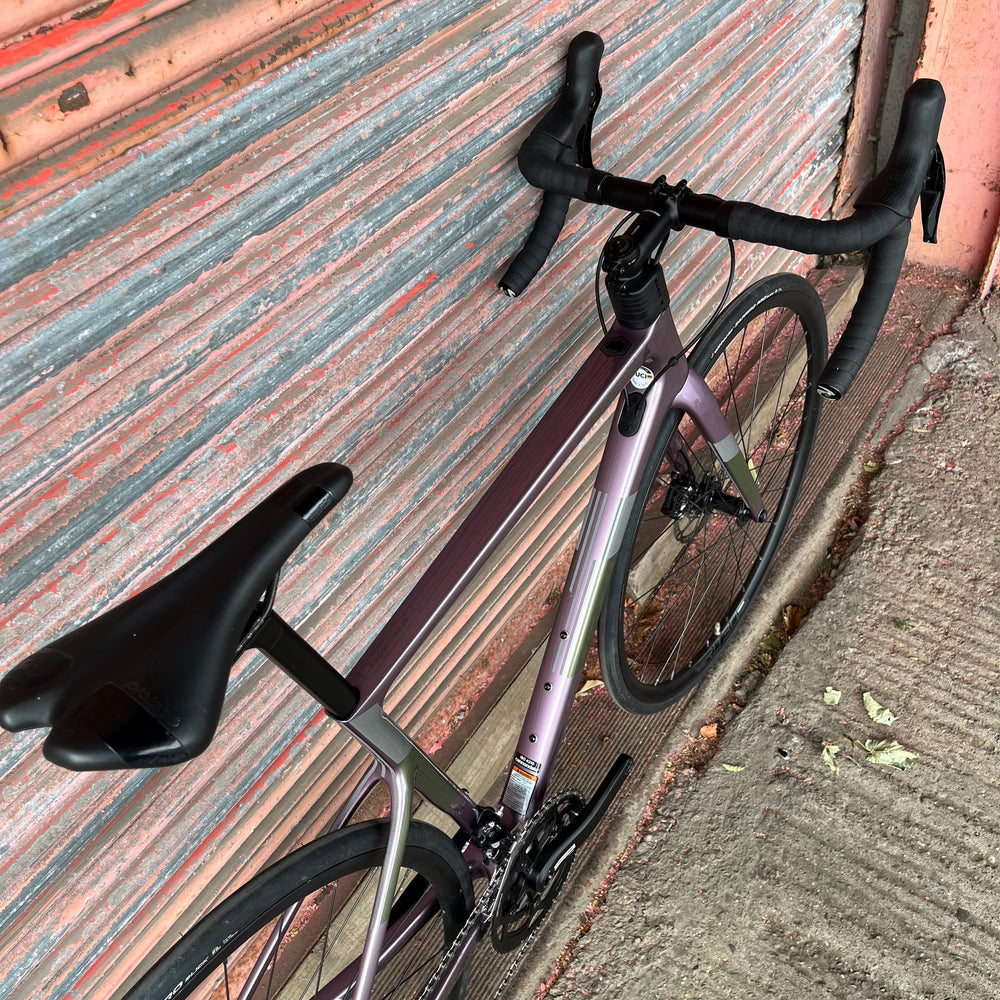 Cannondale SuperSix Evo Shimano 105 Carbon Disc Road Bike