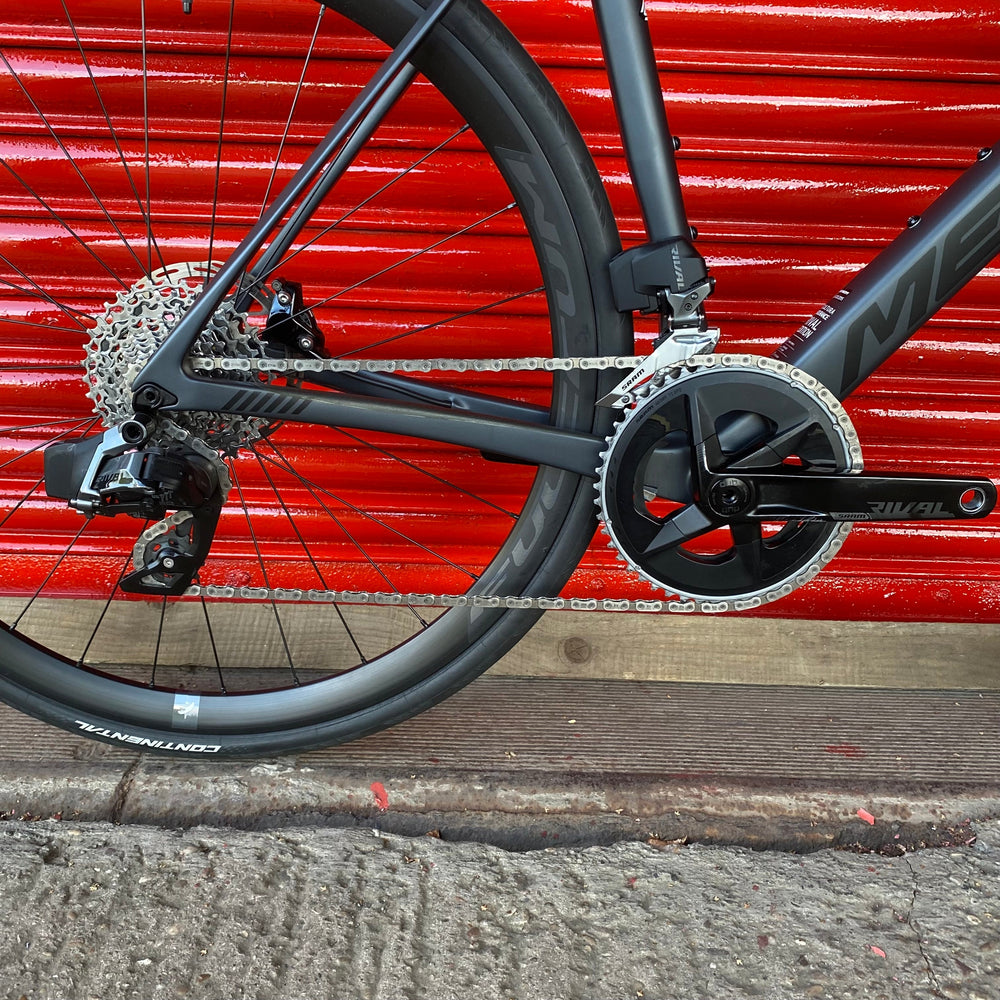 Merida Scultura Endurance SRAM Rival AXS Carbon Disc Road Bike Light