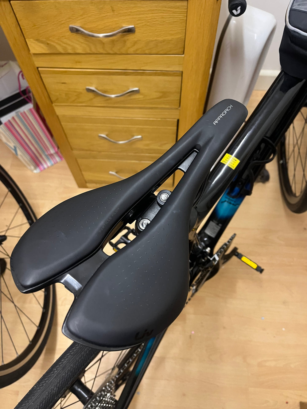 <span style="background-color:rgb(246,247,248);color:rgb(28,30,33);"> Liv Avail Advanced 2 2021 Road bike </span>