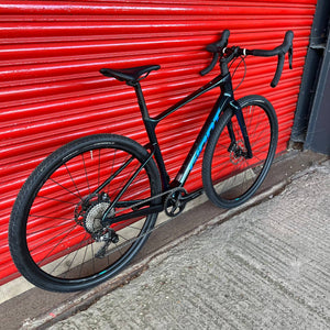 Giant Revolt Advanced 2 800 Medium 700c 2022