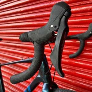 Giant Revolt Advanced 2 800 Medium 700c 2022