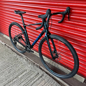 Giant Revolt Advanced 2 800 Medium 700c 2022
