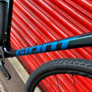Giant Revolt Advanced 2 800 Medium 700c 2022