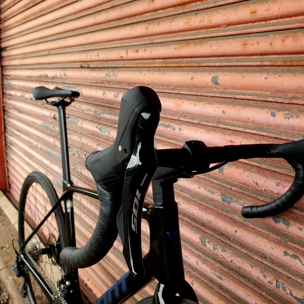 Giant TCR Advanced 2 Shimano 105 12 speed Carbon Disc Road Bike - M 54cm