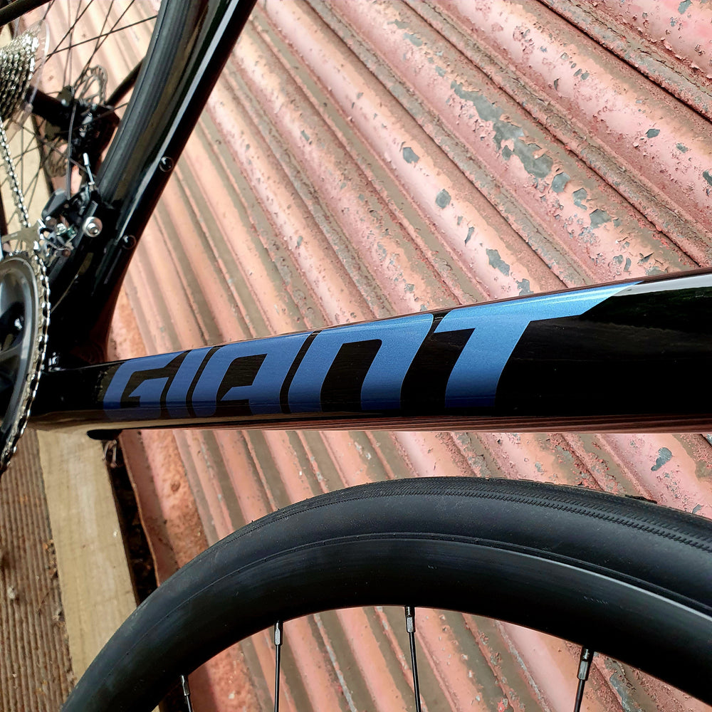 Giant TCR Advanced 2 Shimano 105 12 speed Carbon Disc Road Bike - M 54cm