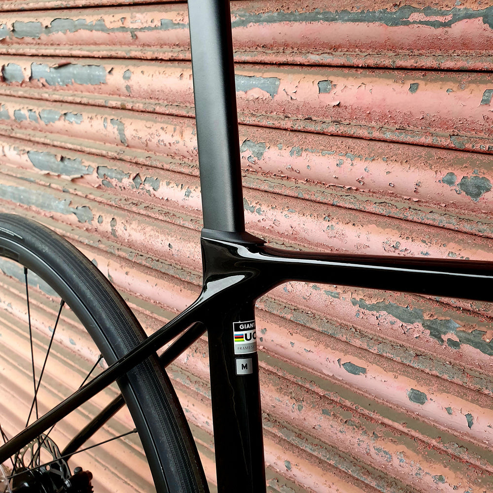 Giant TCR Advanced 2 Shimano 105 12 speed Carbon Disc Road Bike - M 54cm