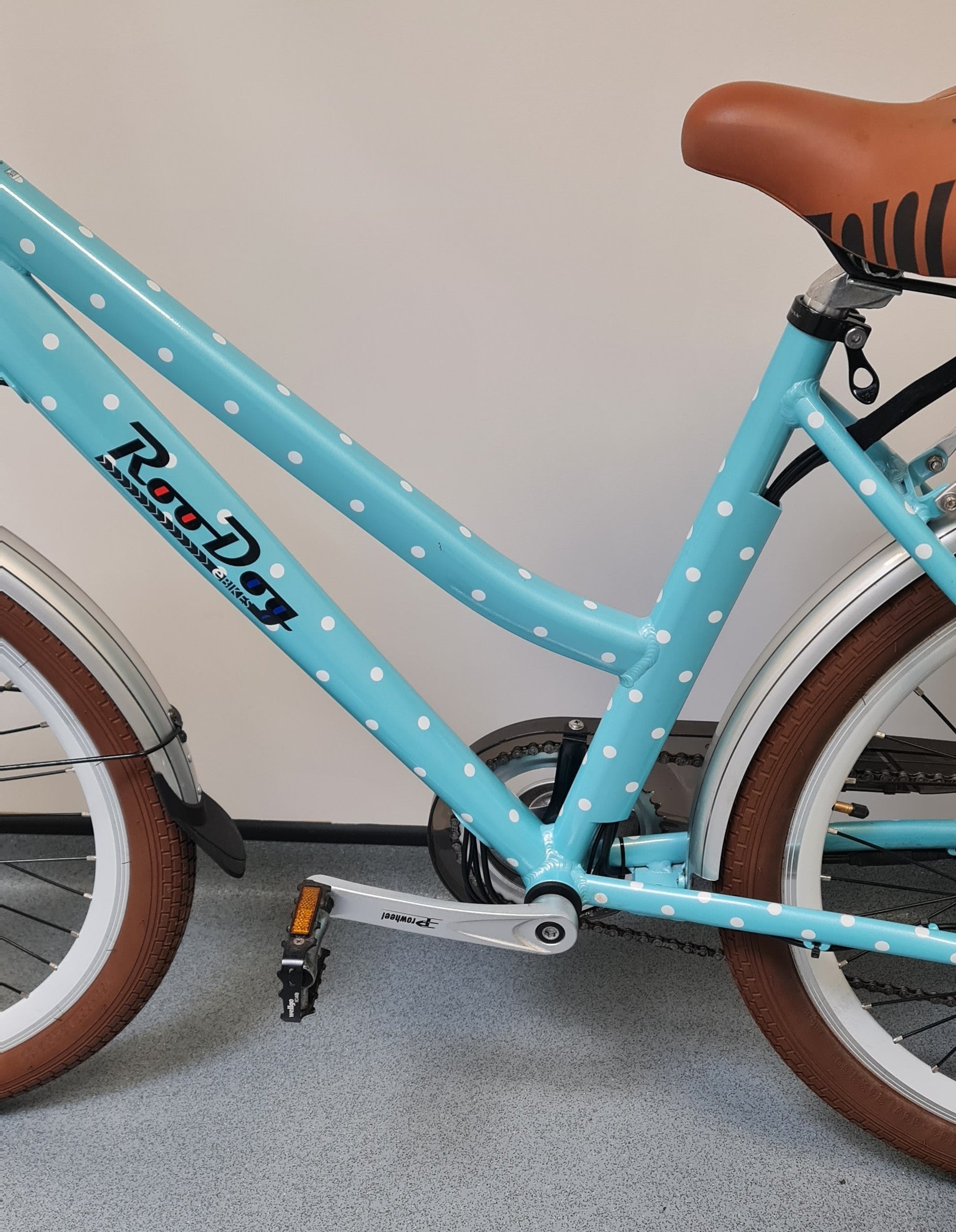 Ϟ Roodog Polka Dot 2023