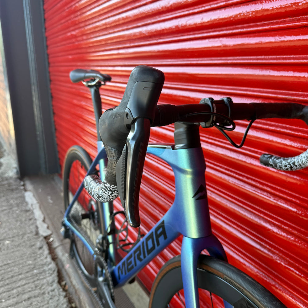 Merida Scultura Endurance Ultegra Di2 12sp Carbon Disc Road Bike Light - M 56cm