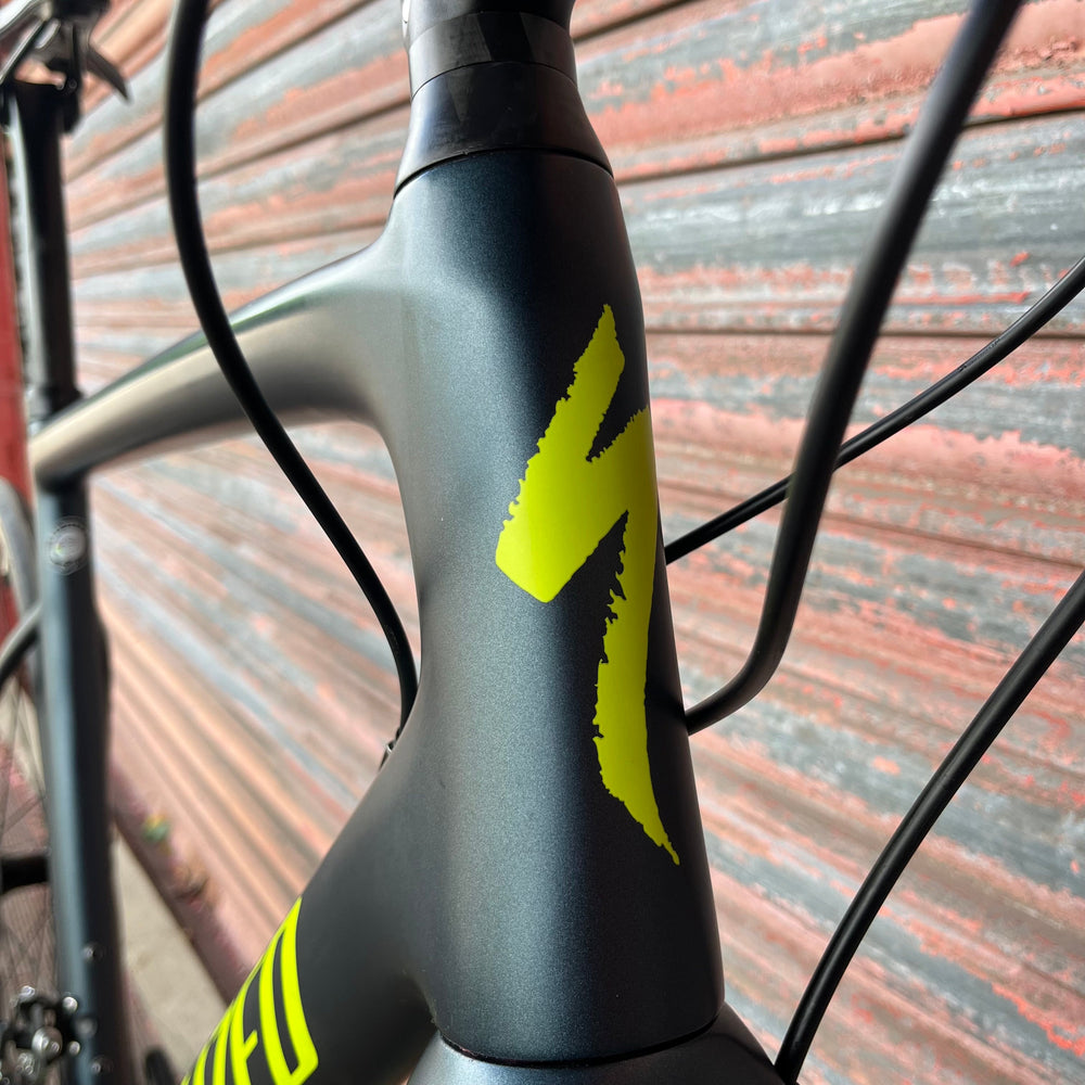 Specialized Tarmac SL6 Shimano 105 12sp Disc Carbon Road Bike - 56cm