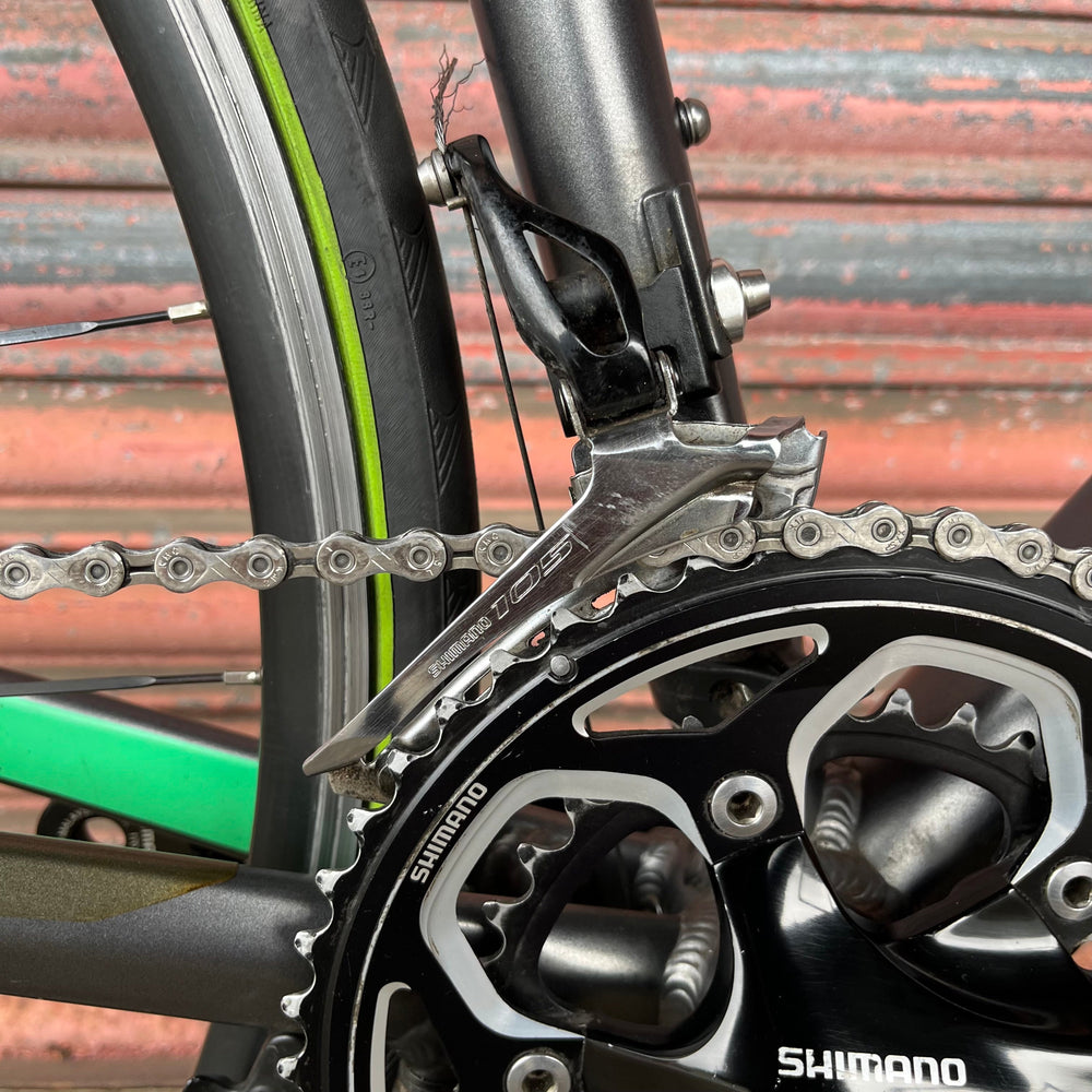 Btwin Ultra AF 700 Shimano 105 Aluminium Road Bike