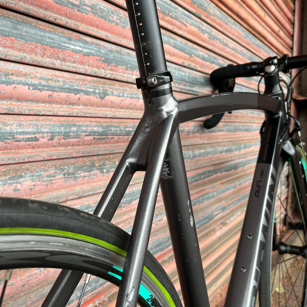 Btwin Ultra AF 700 Shimano 105 Aluminium Road Bike