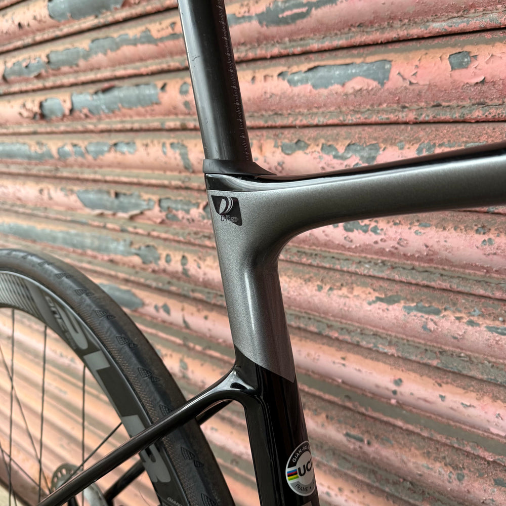 Giant Defy Advanced 1 Ultegra Carbon Endurance Road Bike - M/L 56cm