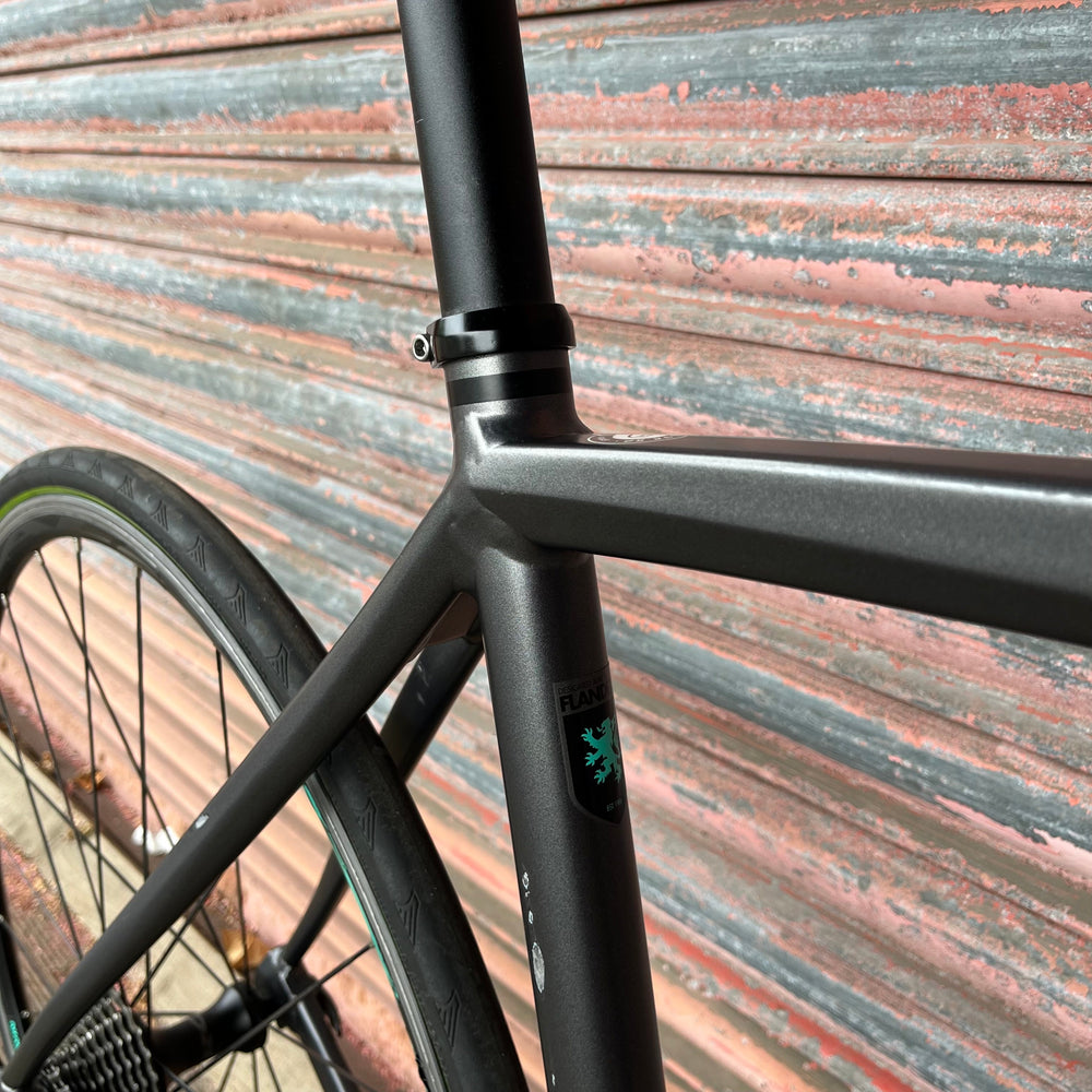 Btwin Ultra AF 700 Shimano 105 Aluminium Road Bike
