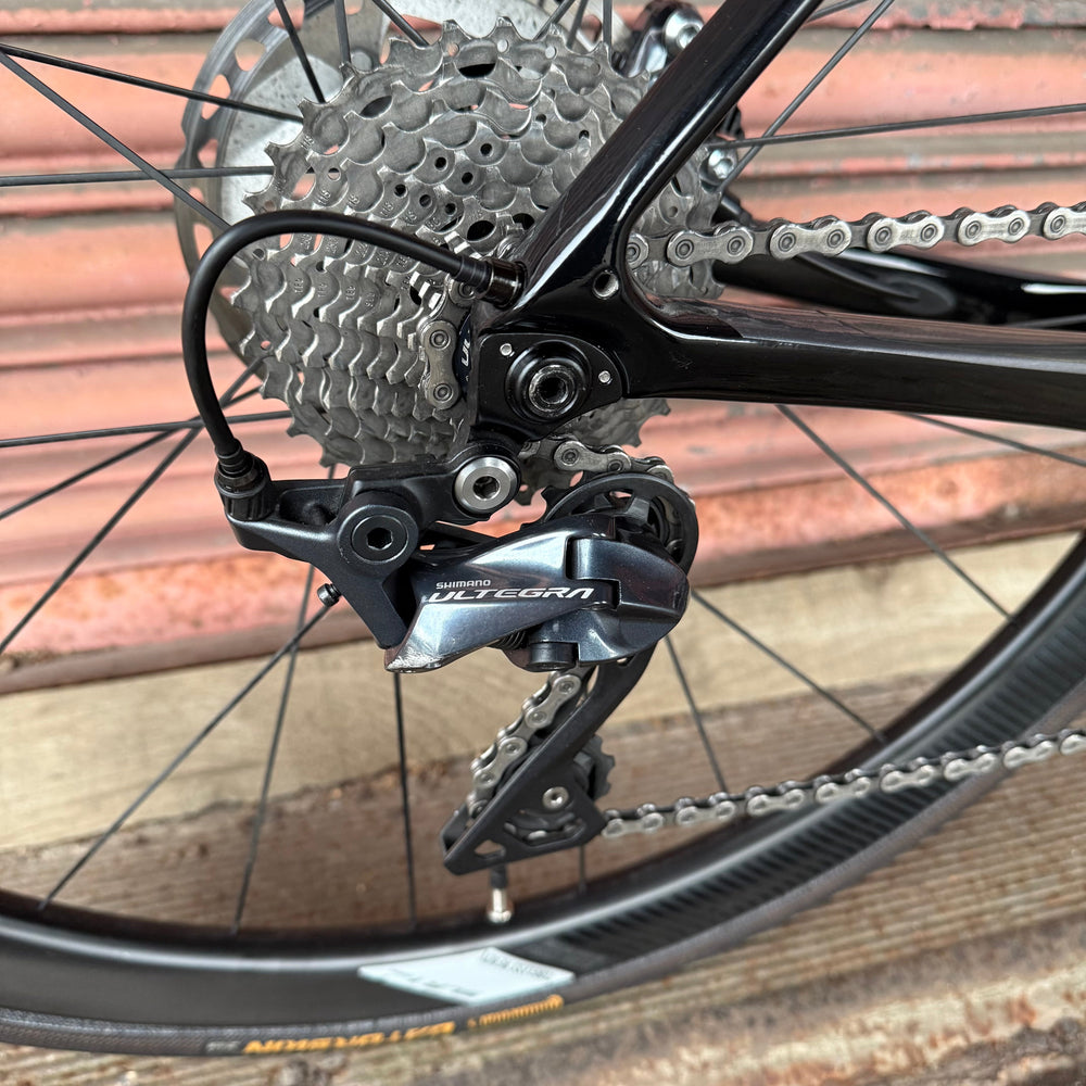 Giant Defy Advanced 1 Ultegra Carbon Endurance Road Bike - M/L 56cm