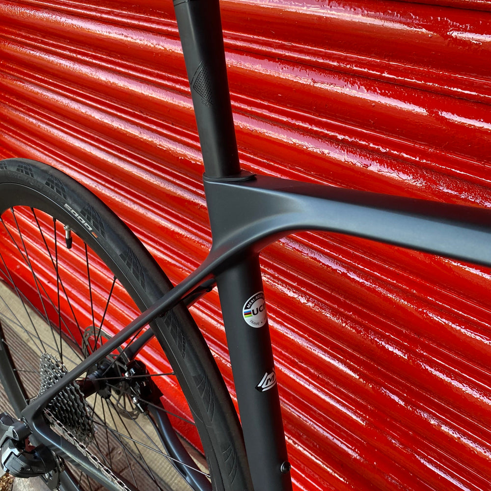 Merida Scultura Endurance SRAM Rival AXS Carbon Disc Road Bike Light