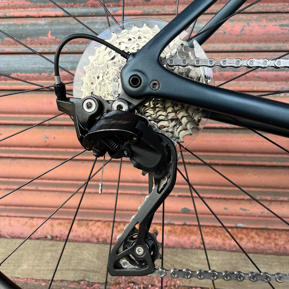 Specialized Tarmac SL6 Shimano 105 12sp Disc Carbon Road Bike - 56cm