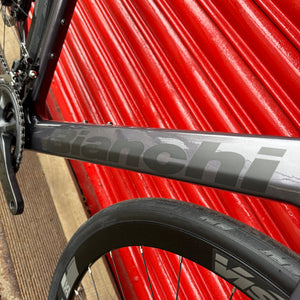 Bianchi Infinito 105 12 Speed Carbon Disc Road 2025