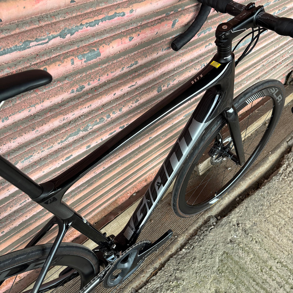 Giant Defy Advanced 1 Ultegra Carbon Endurance Road Bike - M/L 56cm