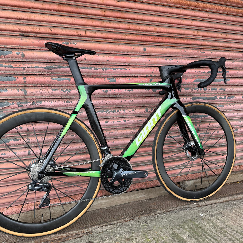 Giant Propel Advanced Pro Ultegra Di2 Carbon Aero Road Bike