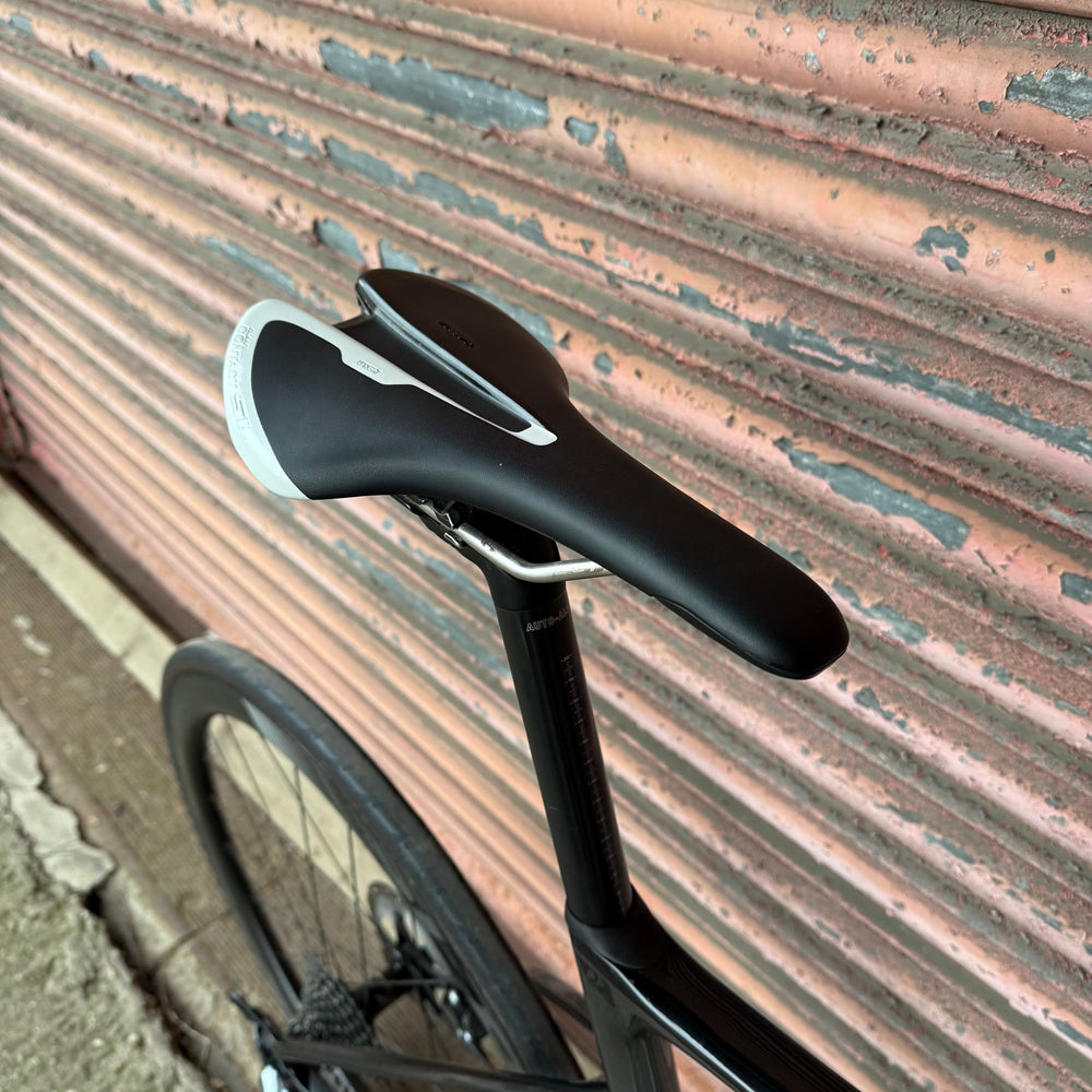 Giant Defy Advanced 1 Ultegra Carbon Endurance Road Bike - M/L 56cm