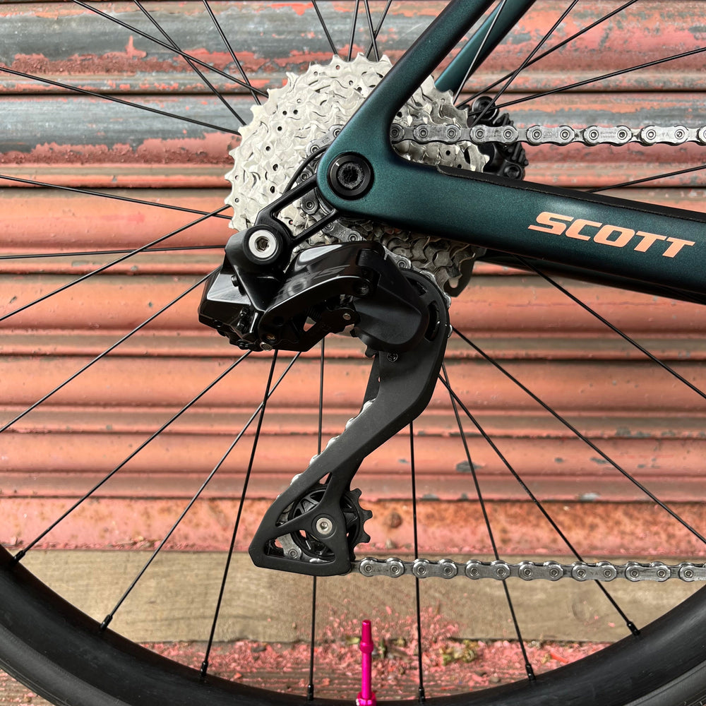SCOTT Contessa Addict 15 105 Di2 Disc Carbon Road Race Bike