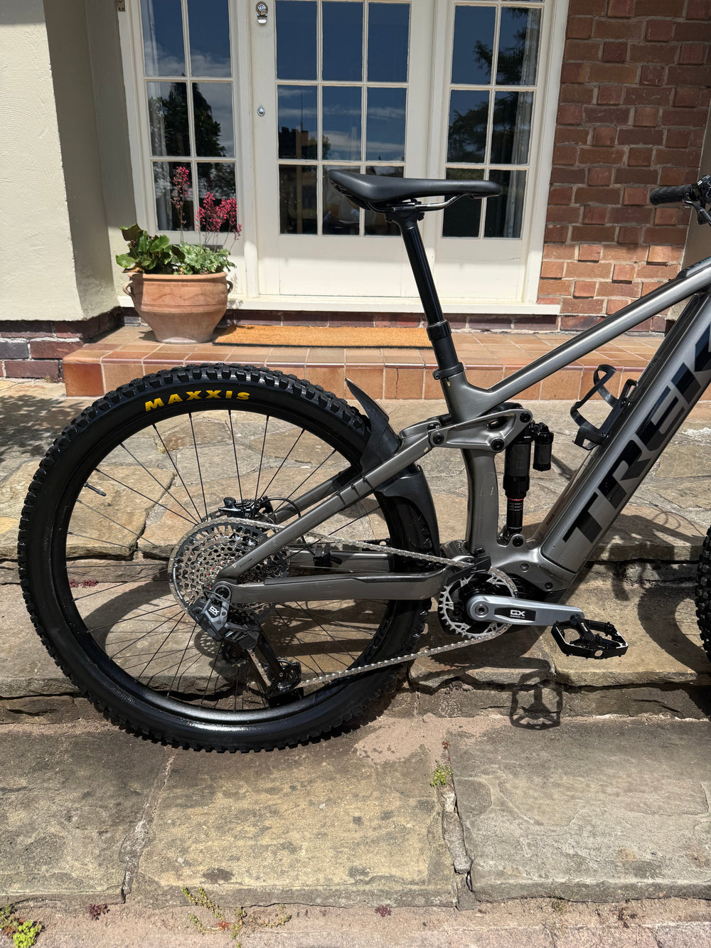 Wirral Wheelz Trek Rail 9.8 AXS 750wh Smart system