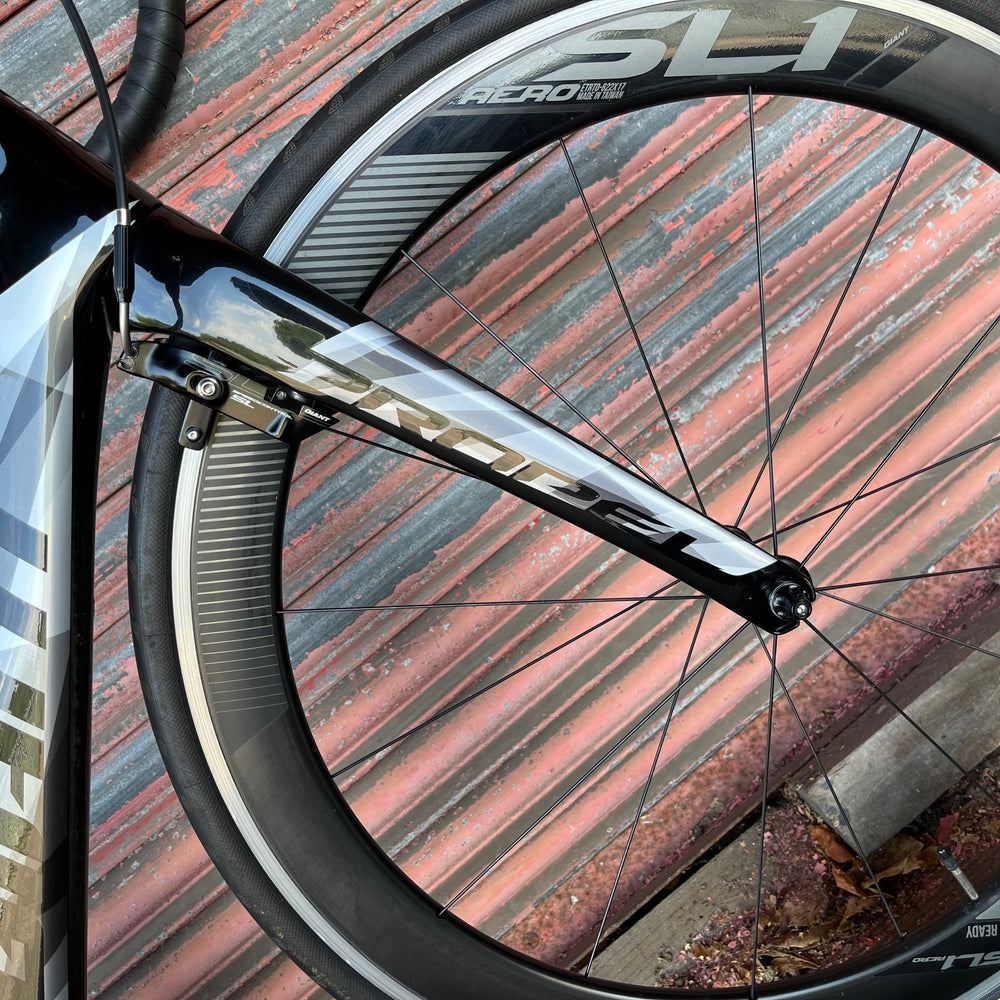 Giant Propel Advanced Ultegra Di2 Carbon Aero Road Bike