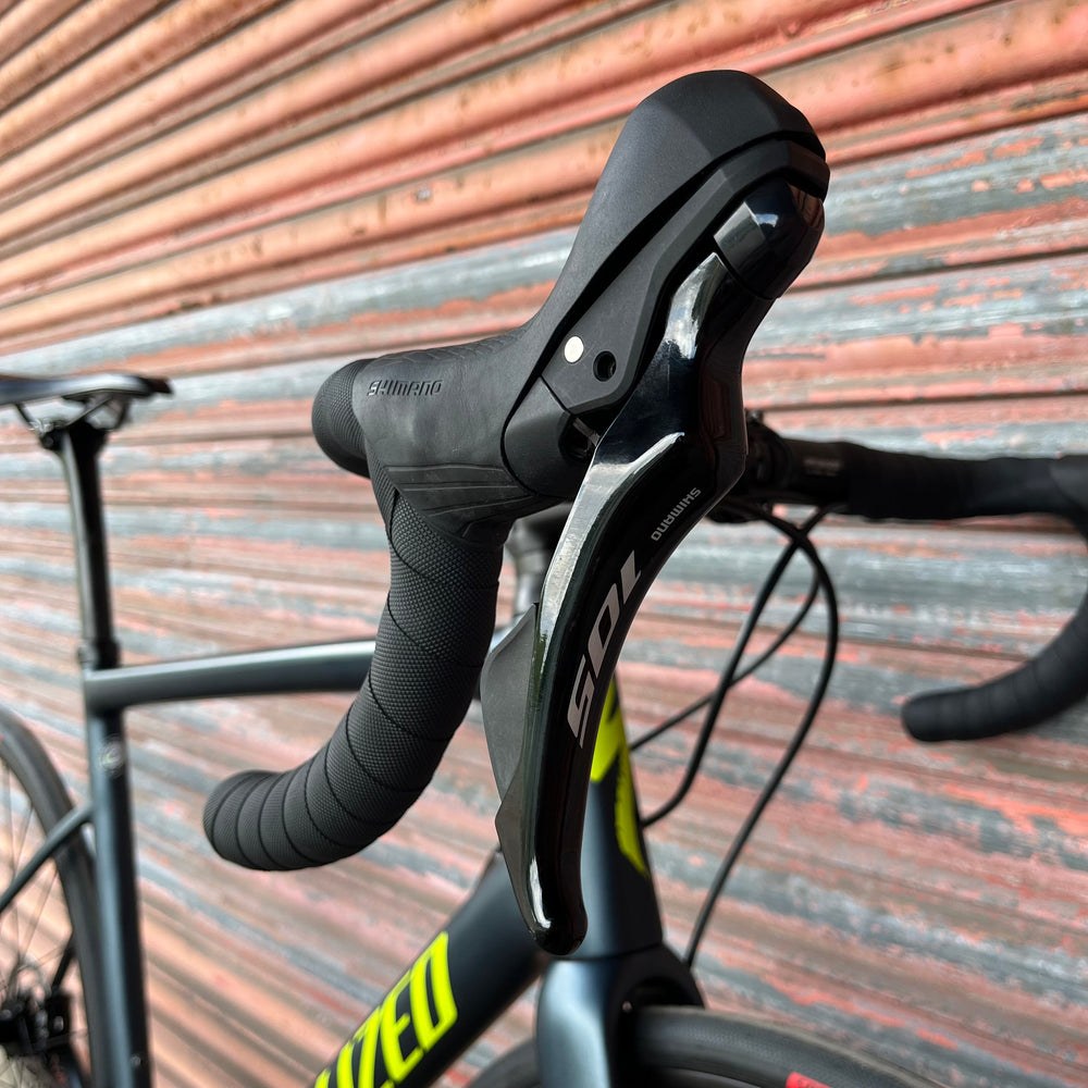 Specialized Tarmac SL6 Shimano 105 12sp Disc Carbon Road Bike - 56cm