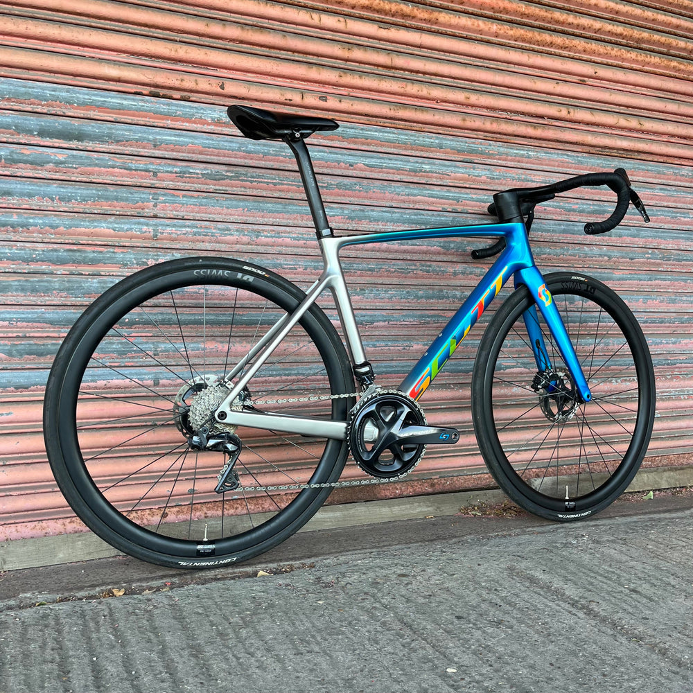 Scott Addict RC Ultimate Chaves Edition Ultegra Di2 Carbon Disc Road Bike
