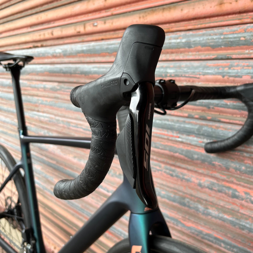 SCOTT Contessa Addict 15 105 Di2 Disc Carbon Road Race Bike