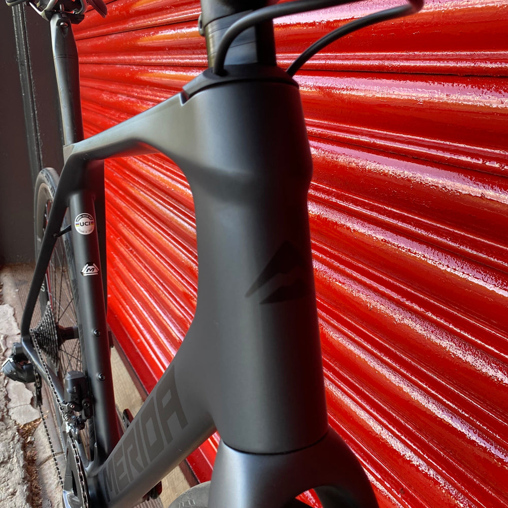 Merida Scultura Endurance SRAM Rival AXS Carbon Disc Road Bike Light